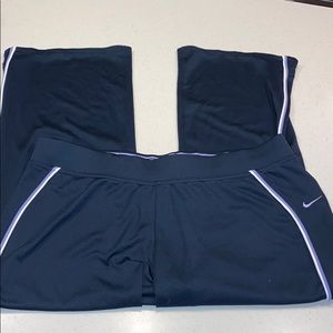 Nike capri fitness pants